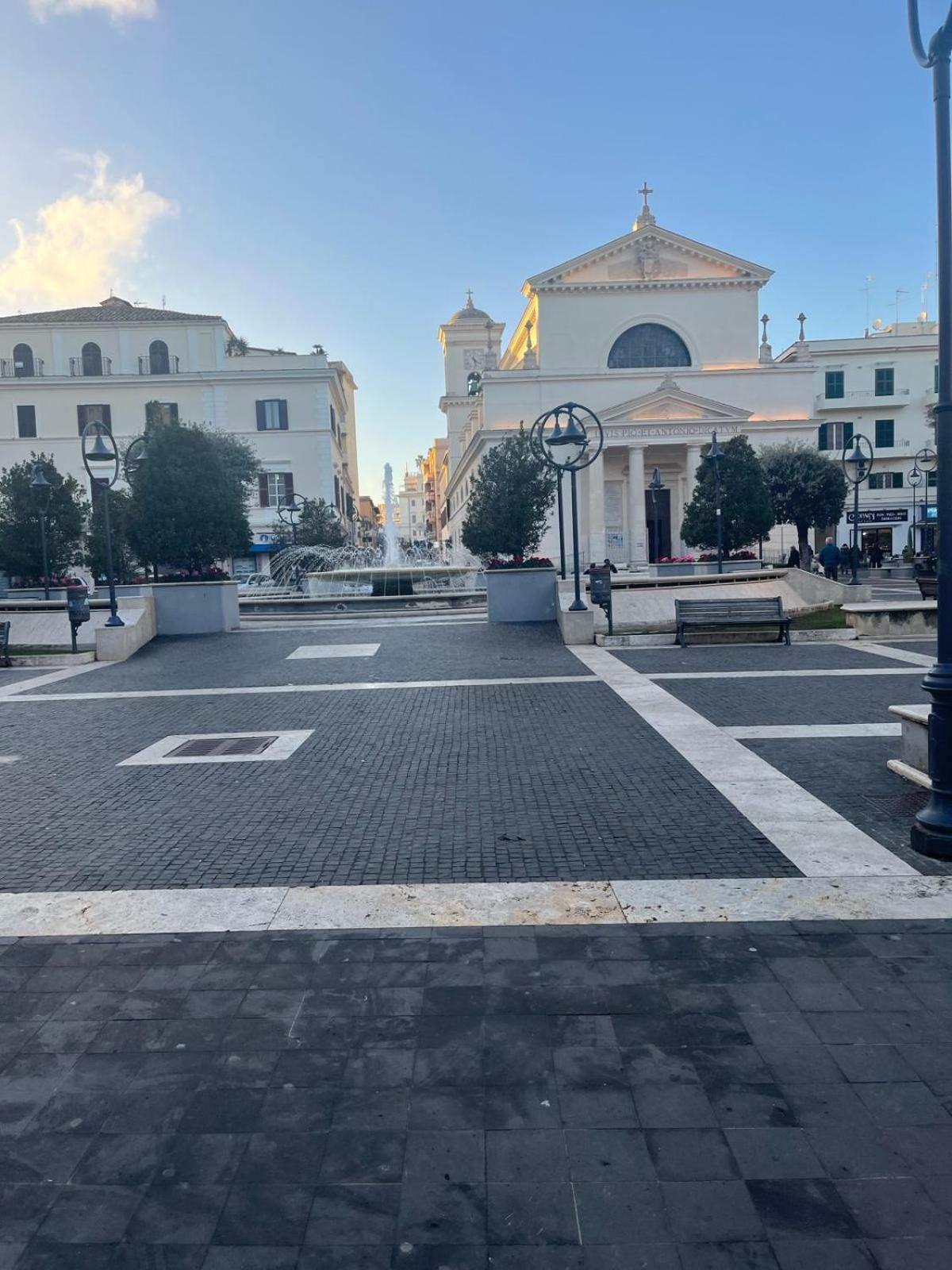 La Piazzetta Anzio Hotel Exterior foto